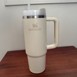 Stanley 30 oz. Quencher H2.0 FlowState Tumbler - Cream